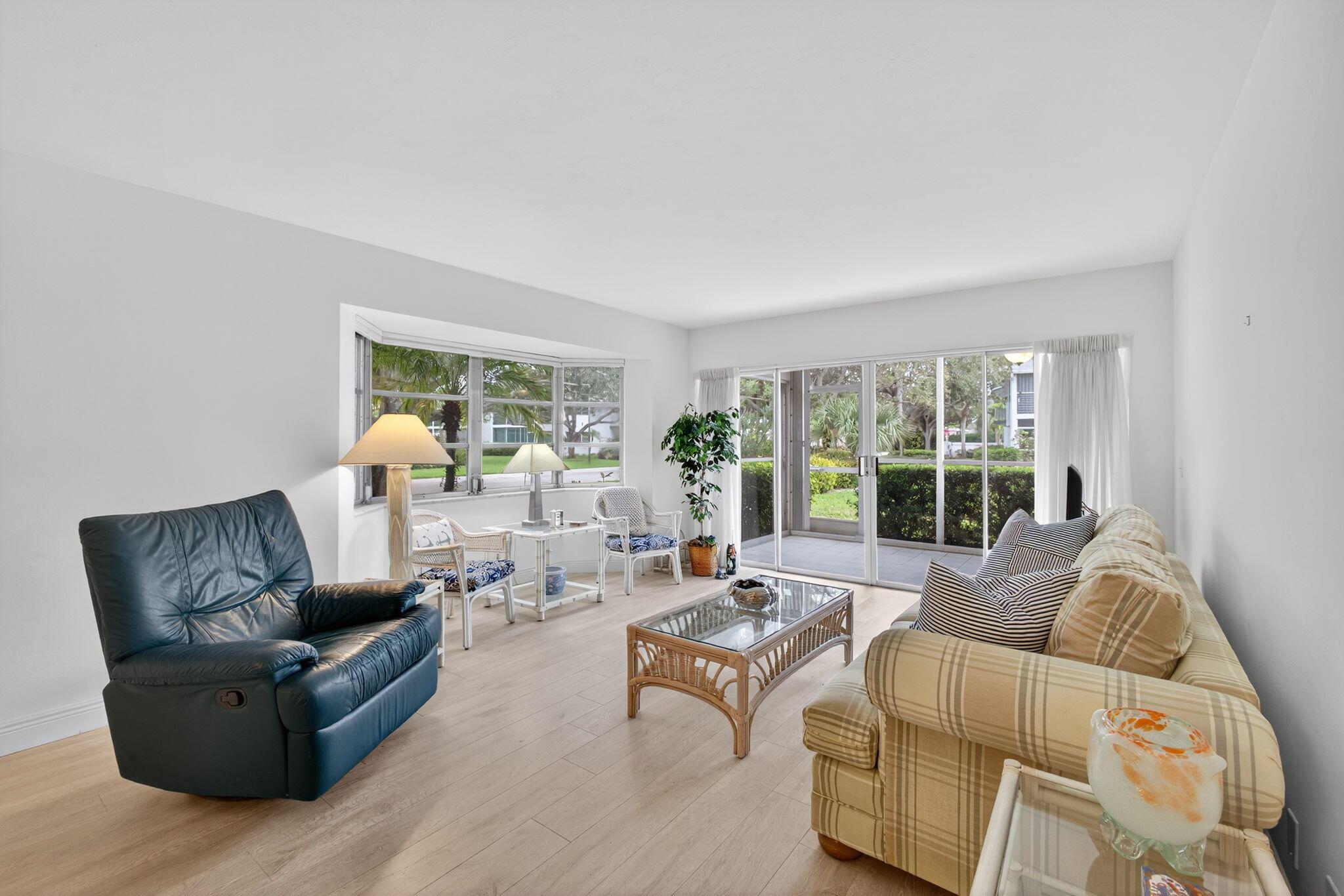 TEQUESTA GARDEN CONDO 3 - Residential