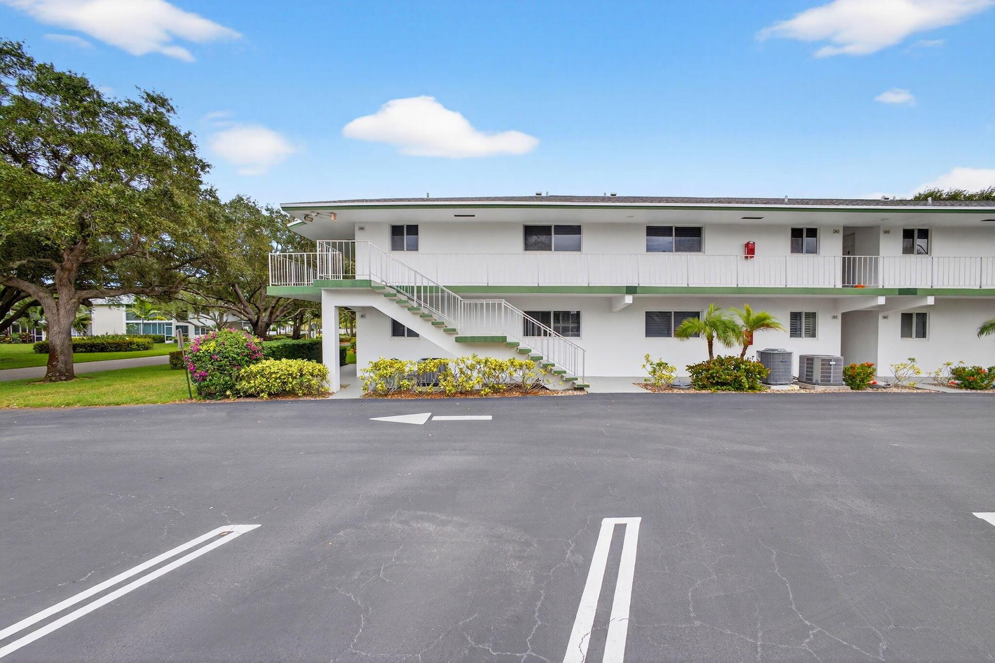 TEQUESTA GARDEN CONDO 3 - Residential