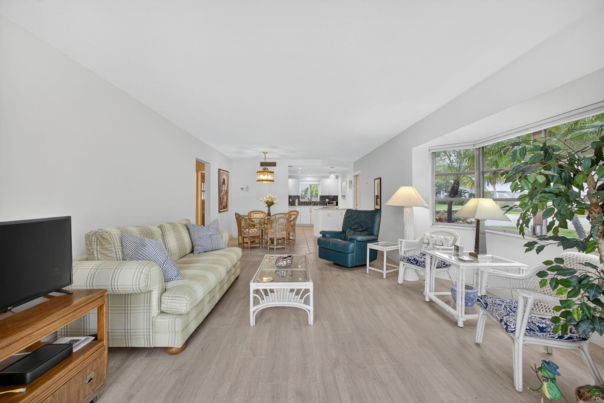 TEQUESTA GARDEN CONDO 3 - Residential