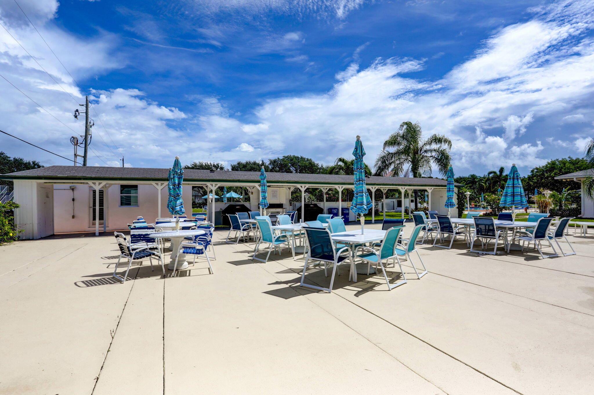 TEQUESTA GARDEN CONDO 3 - Residential