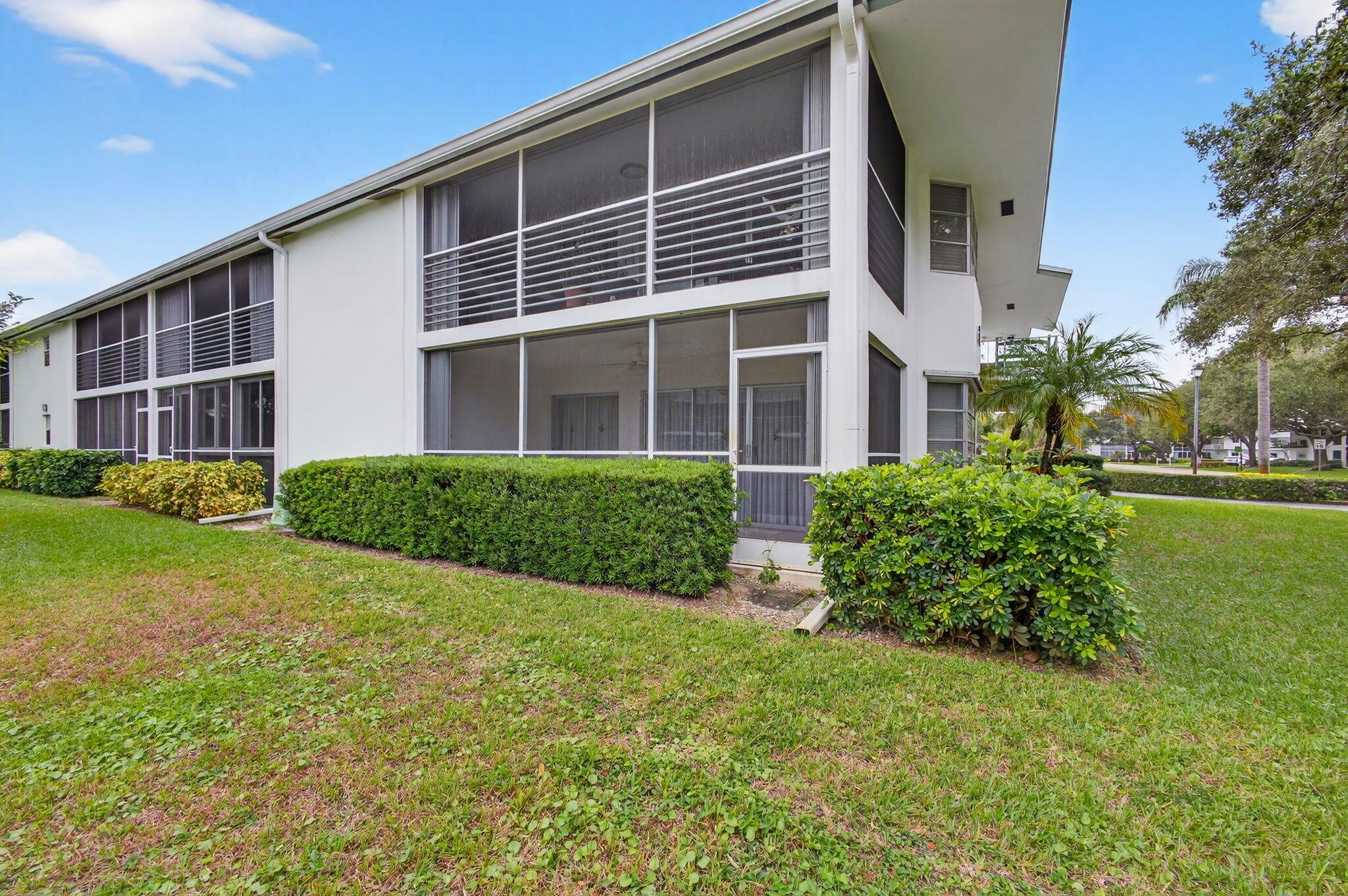 TEQUESTA GARDEN CONDO 3 - Residential