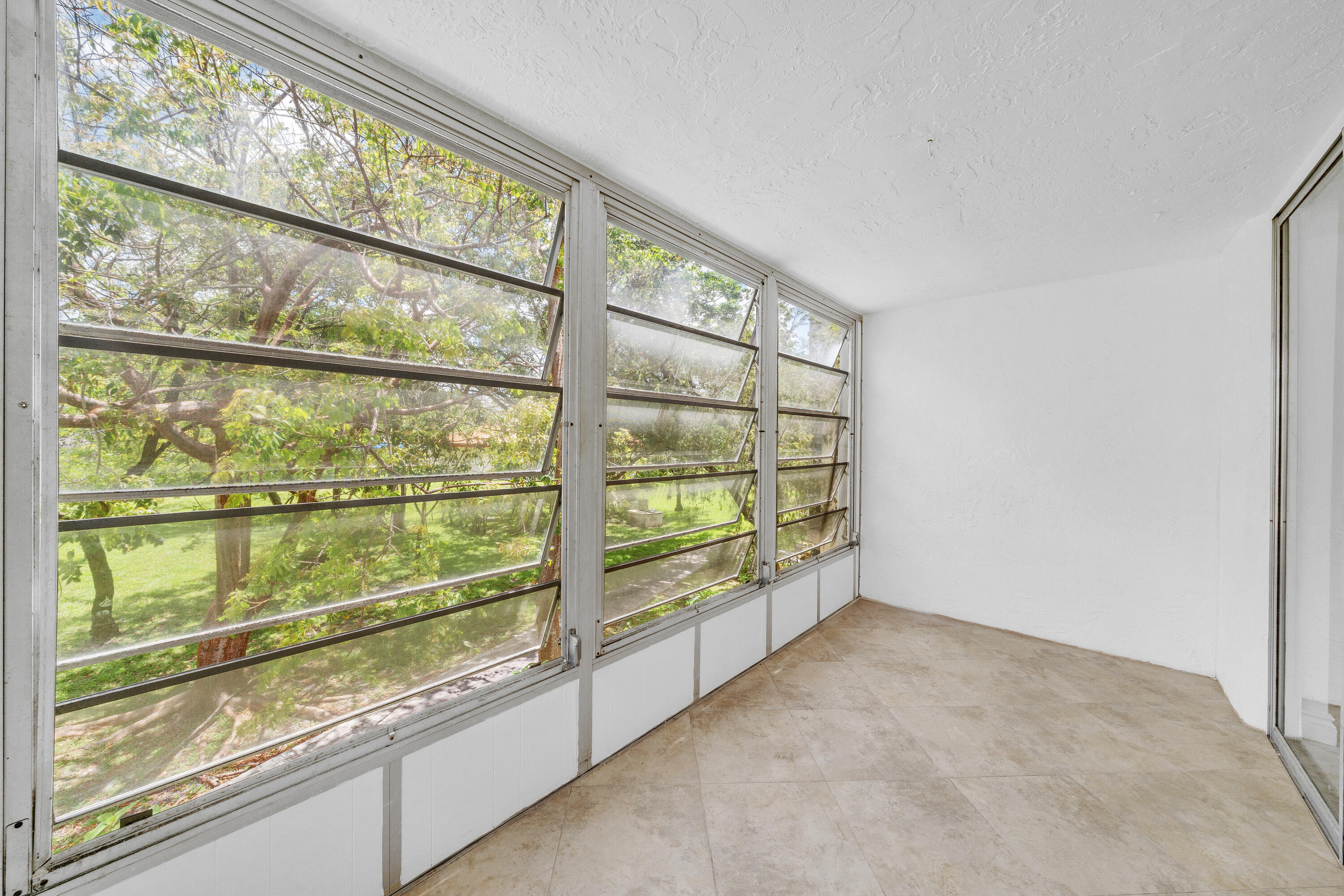 CYPRESS CHASE CONDO NO 6 - Residential