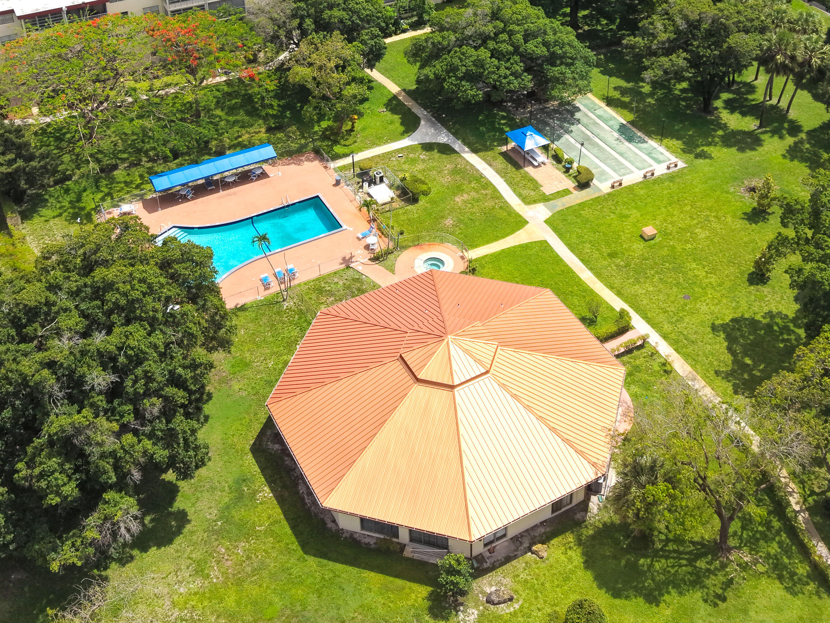 CYPRESS CHASE CONDO NO 6 - Residential