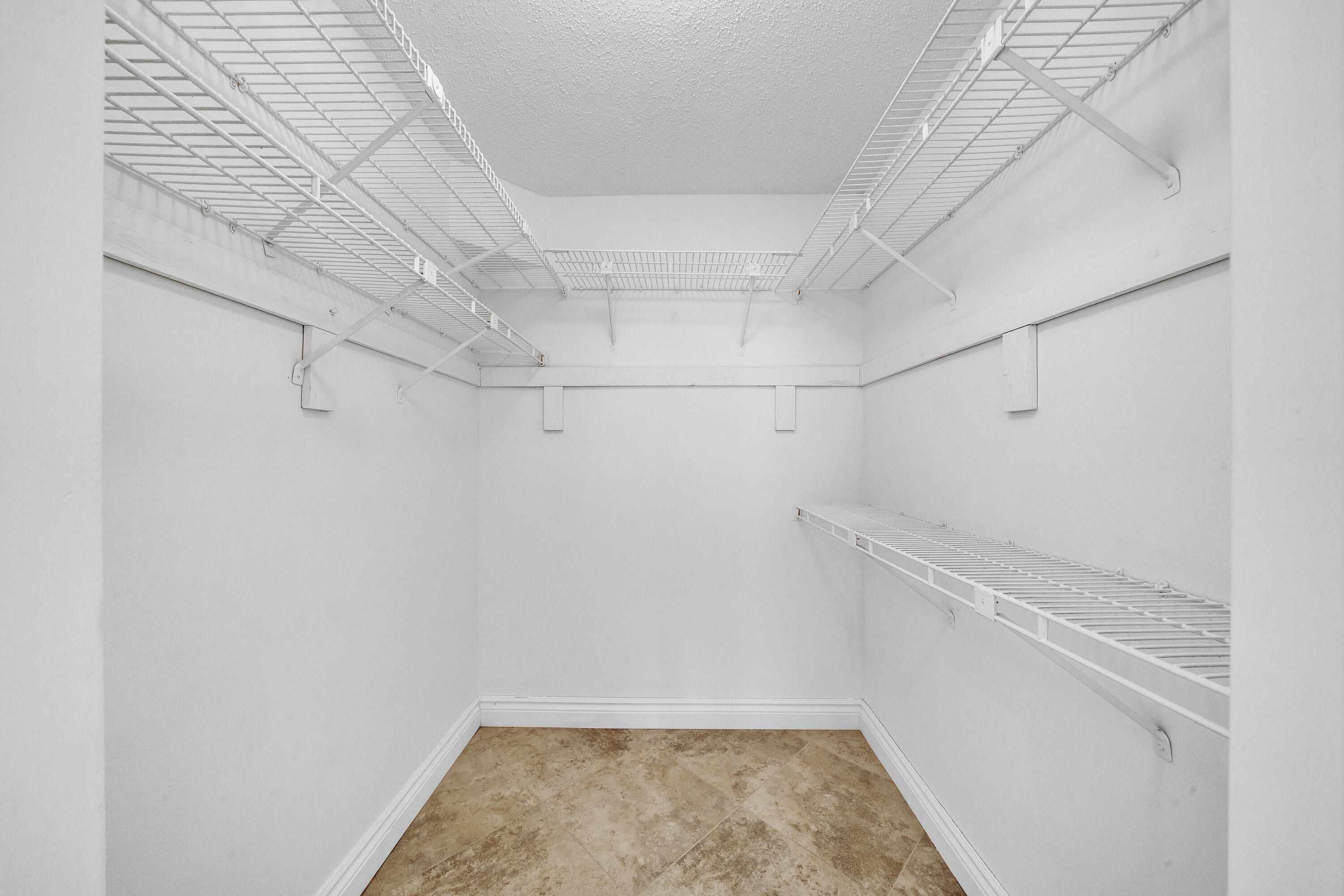 CYPRESS CHASE CONDO NO 6 - Residential