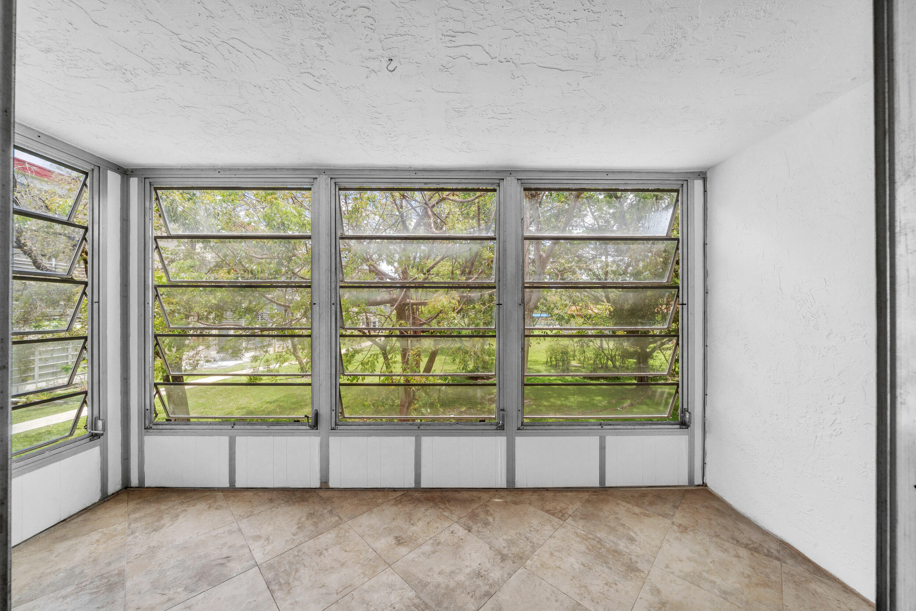 CYPRESS CHASE CONDO NO 6 - Residential