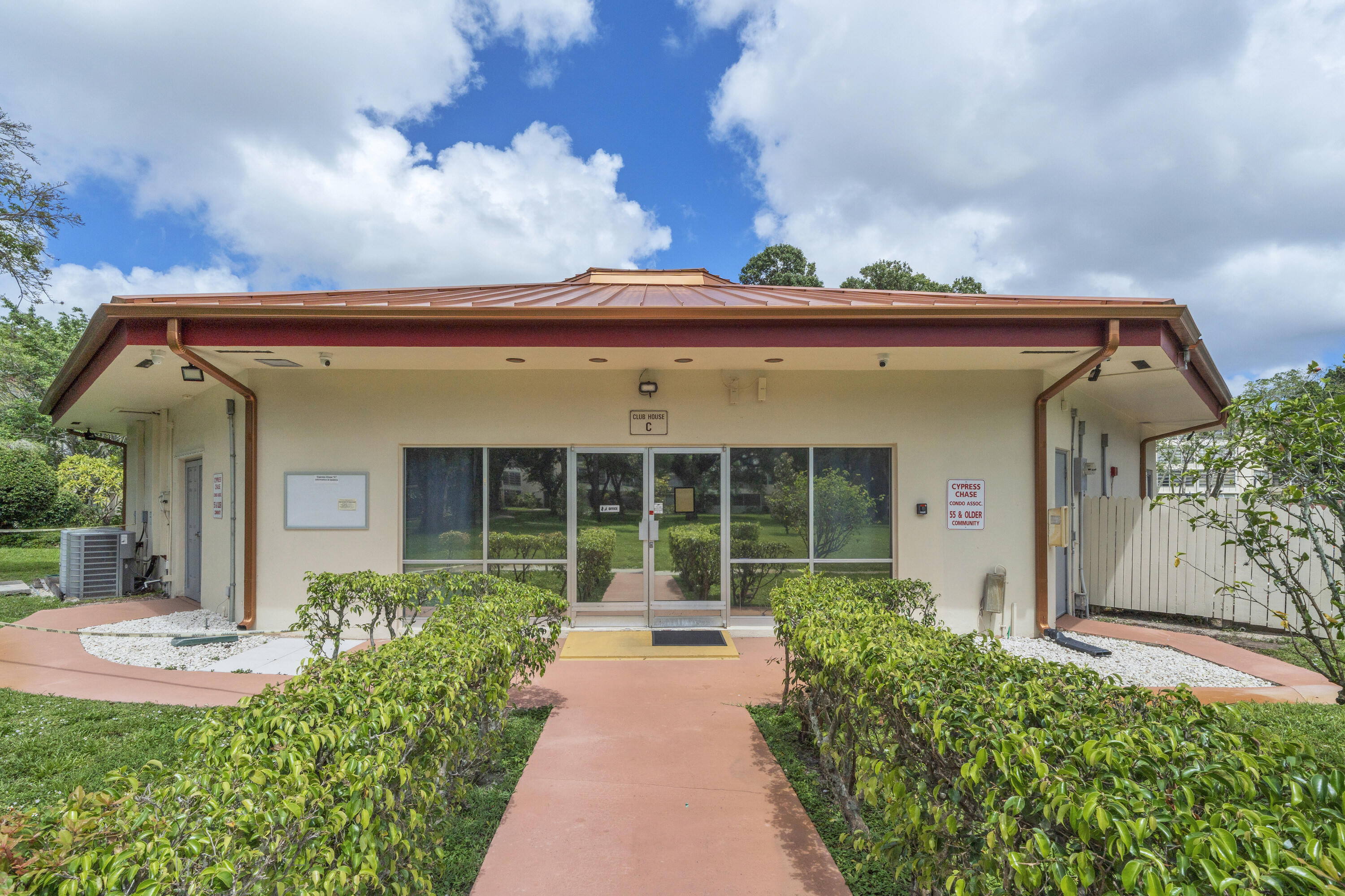 CYPRESS CHASE CONDO NO 6 - Residential