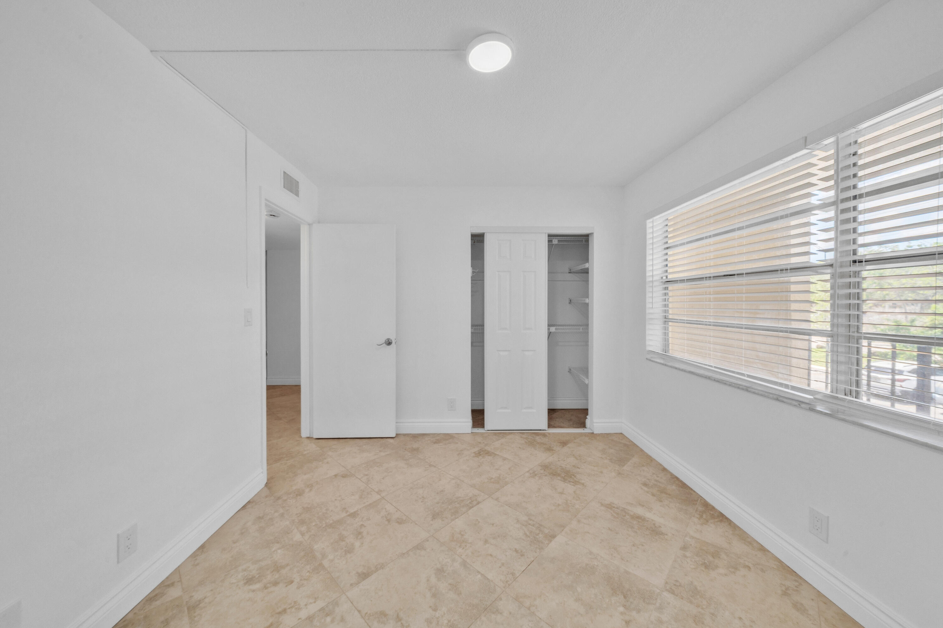 CYPRESS CHASE CONDO NO 6 - Residential
