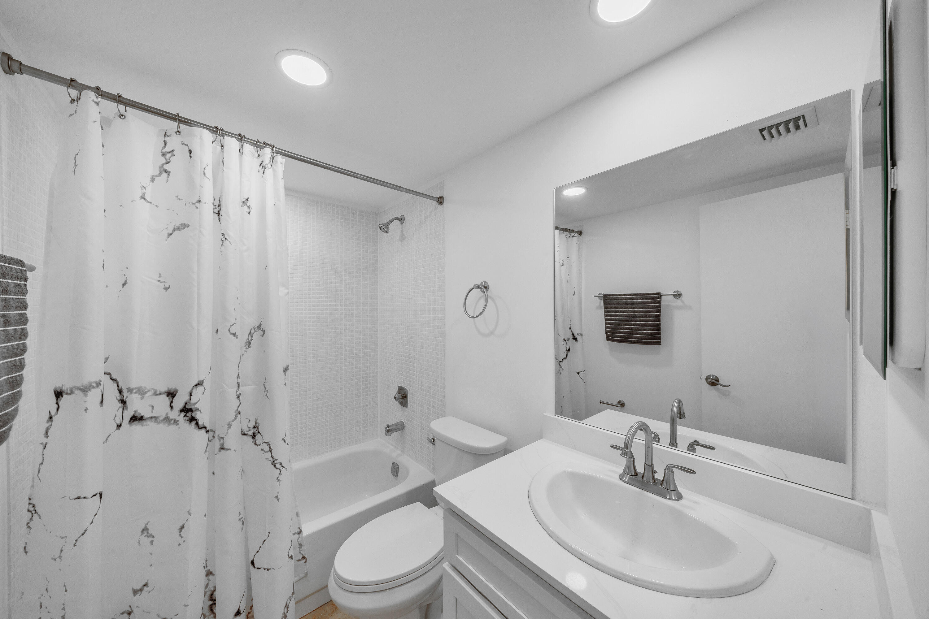 CYPRESS CHASE CONDO NO 6 - Residential