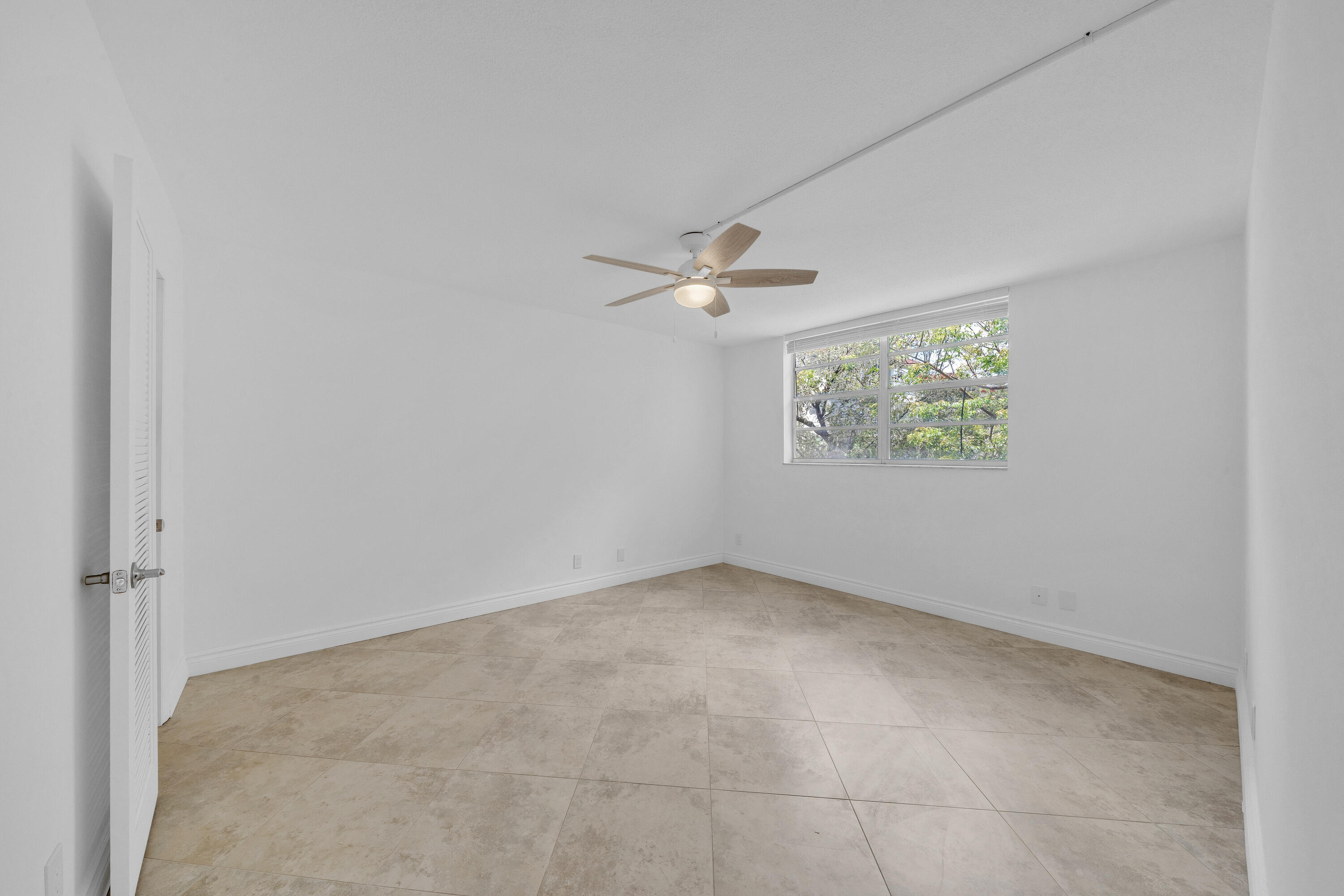 CYPRESS CHASE CONDO NO 6 - Residential