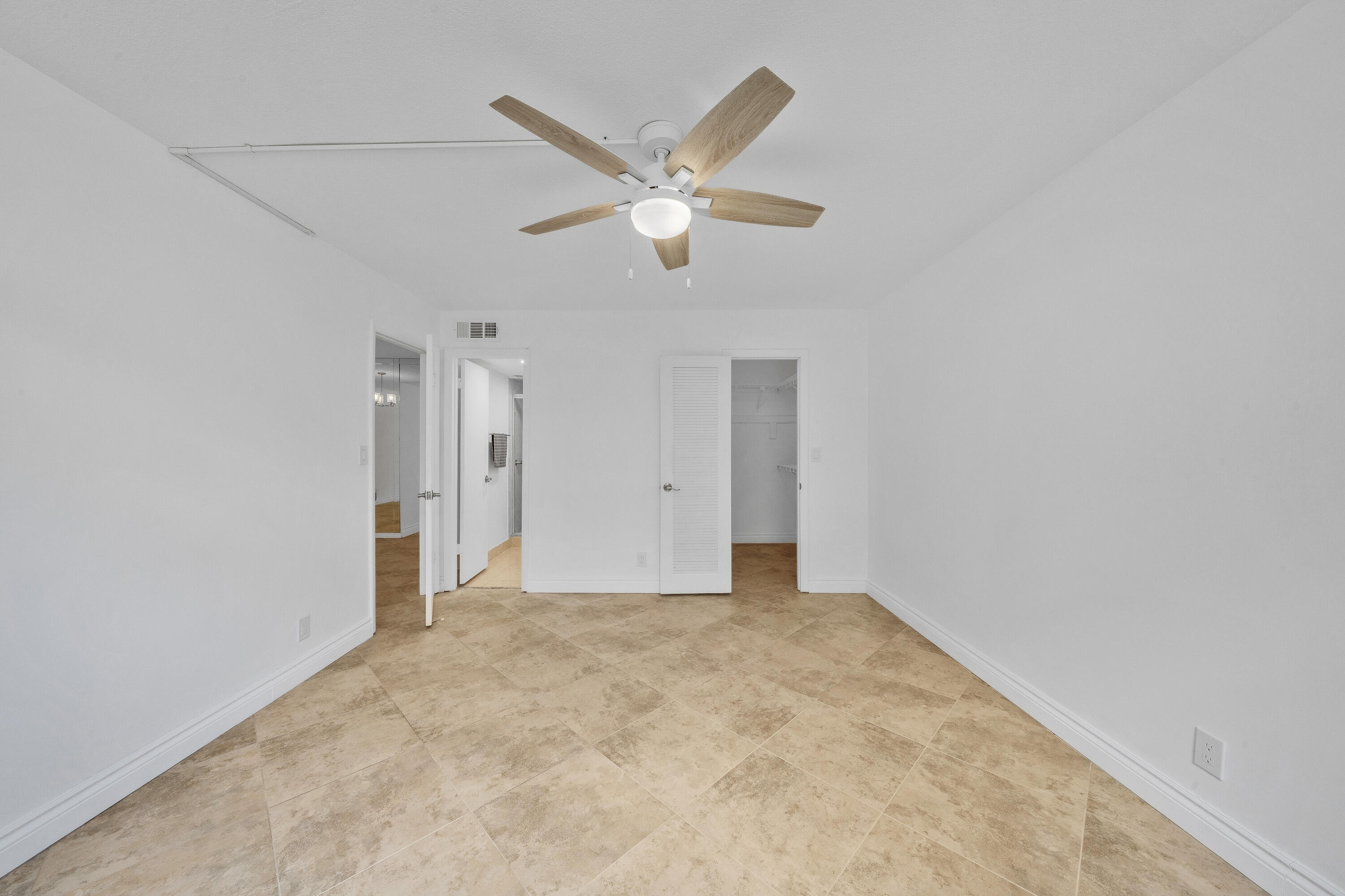 CYPRESS CHASE CONDO NO 6 - Residential