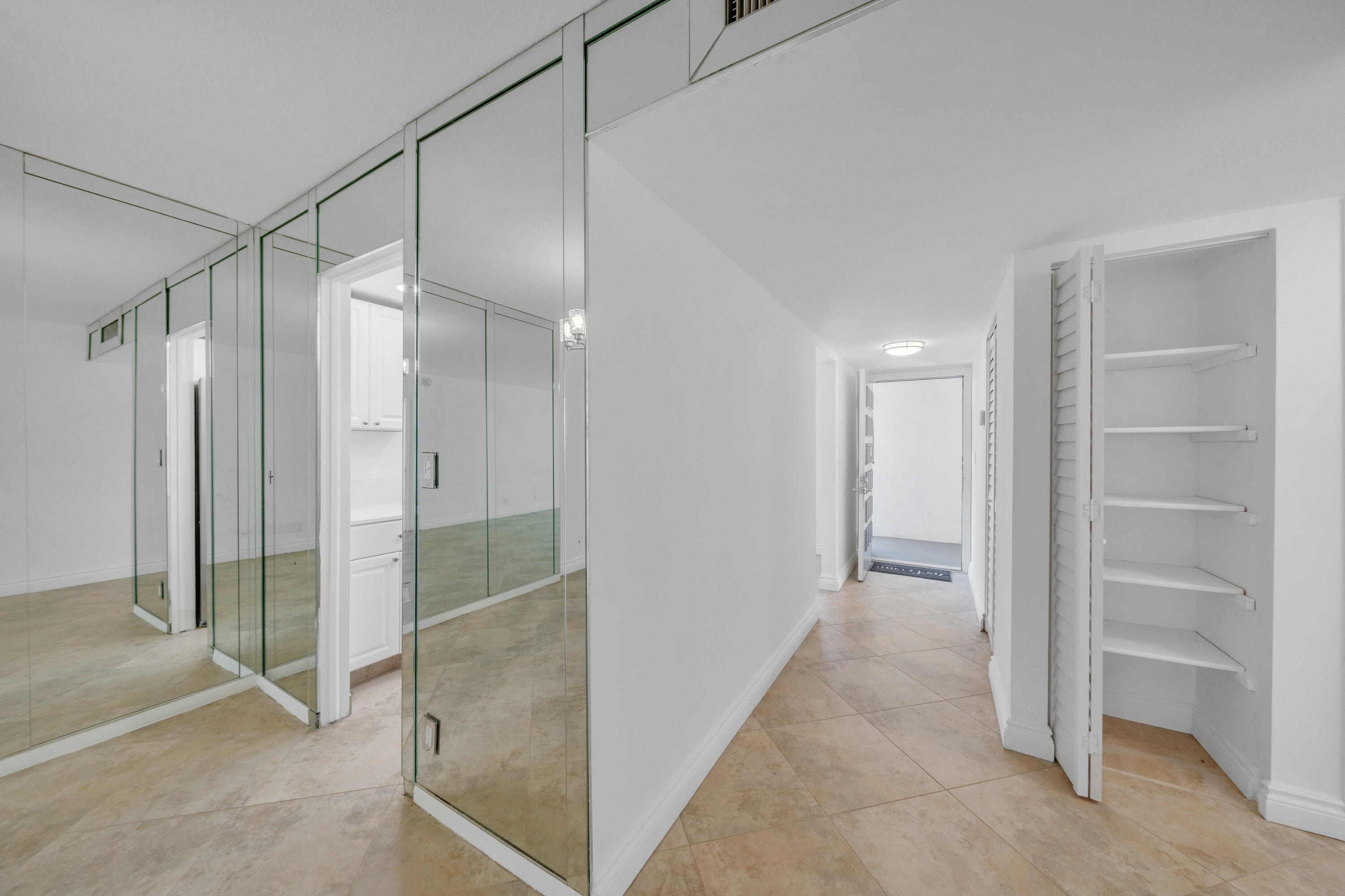 CYPRESS CHASE CONDO NO 6 - Residential