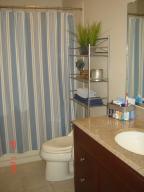 ISLAND CLUB - Residential