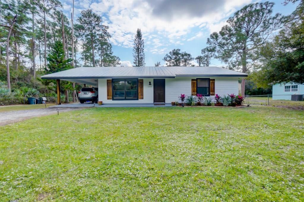 Photo of 1334 SW Locks Road, Stuart, FL 34997 (MLS # R10765035)