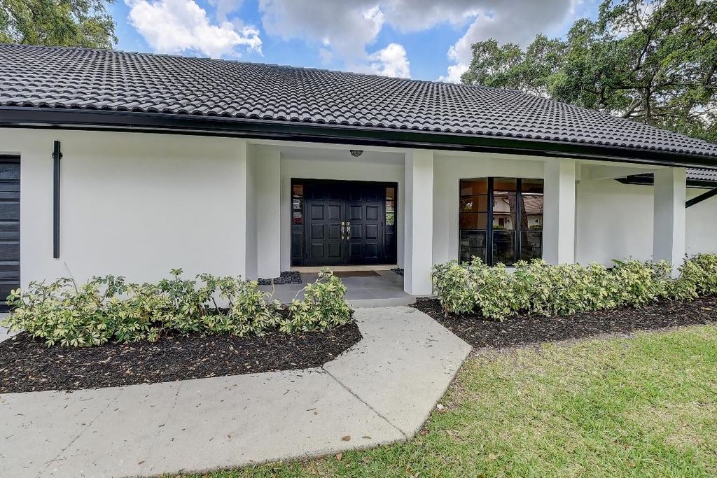 Photo of 3120 St James Drive, Boca Raton, FL 33434 (MLS # R11057832)