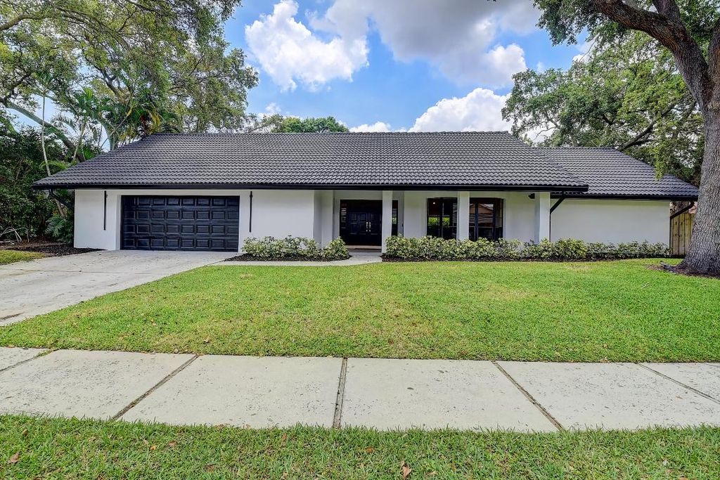 Photo of 3120 St James Drive, Boca Raton, FL 33434 (MLS # R11057832)