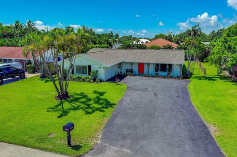 A home in Lake Clarke Shores