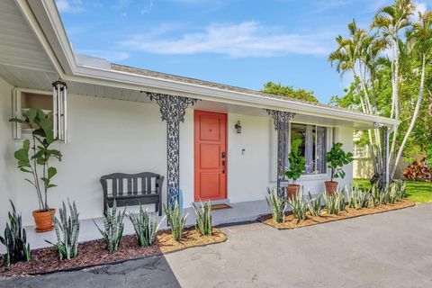 A home in Lake Clarke Shores