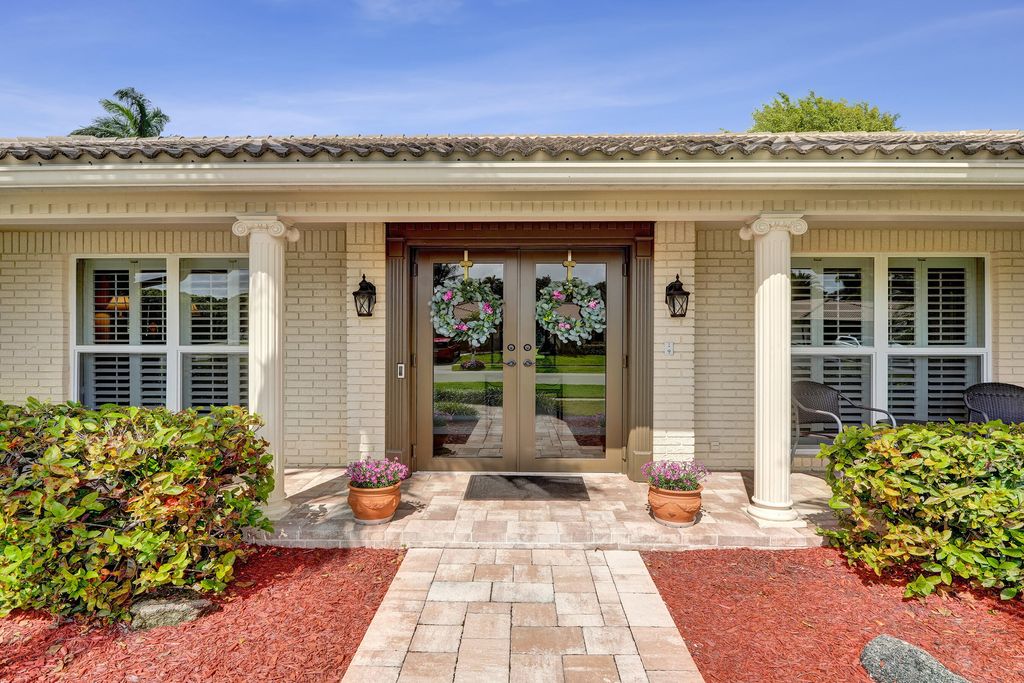 Photo of 22161 Soliel Circle W, Boca Raton, FL 33433 (MLS # R11168973)