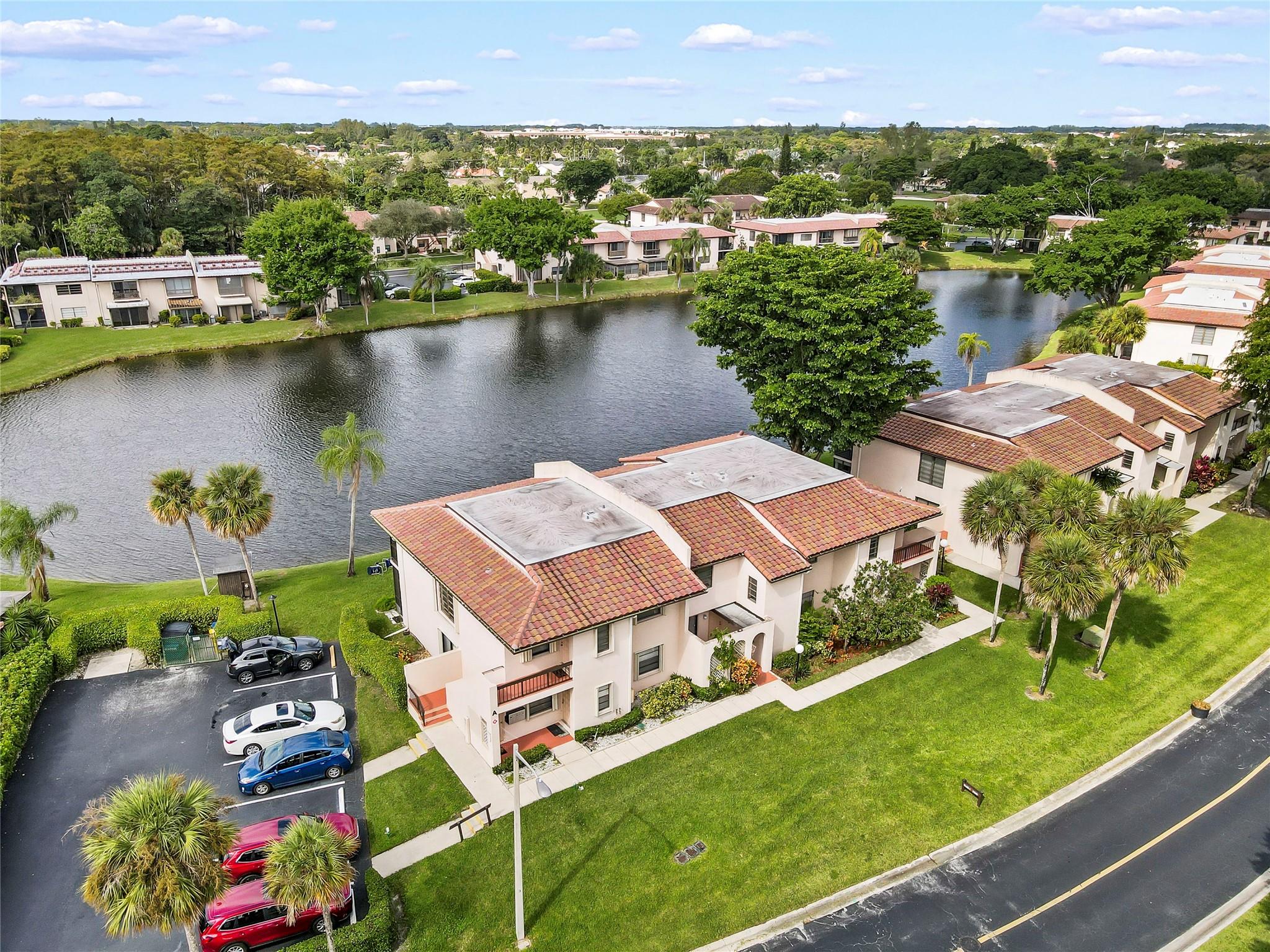VISTAS OF BOCA LAGO COND - Residential