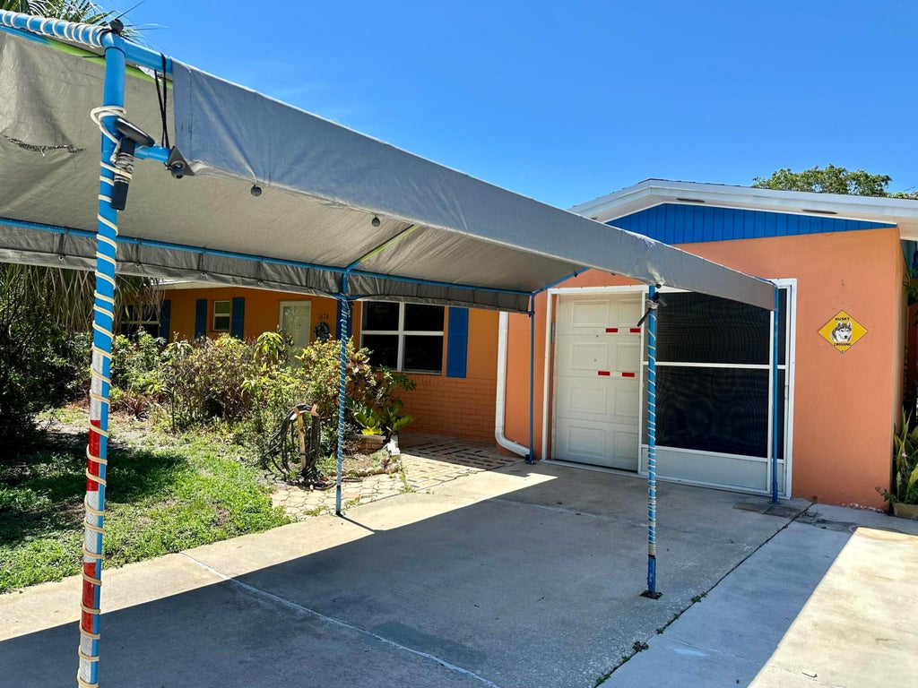 Photo of 1674 SE 11th Street, Stuart, FL 34996 (MLS # R10985192)
