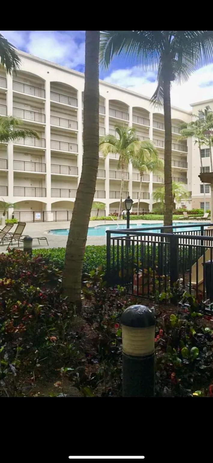 1660 Renaissance Commons Boulevard 2415, Boynton Beach, FL, 33426/$239,900 3 1660 Renaissance Commons Boulevard 2415