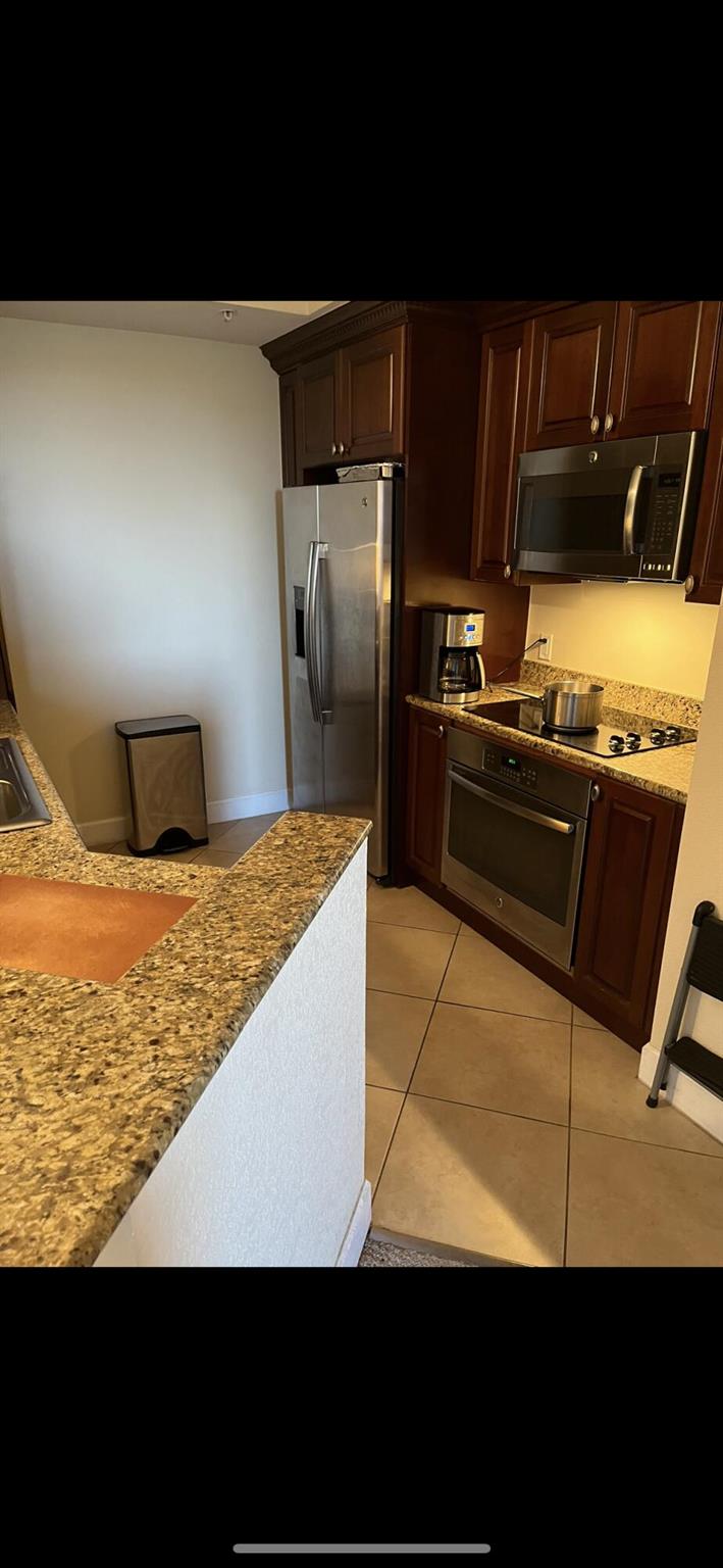 VIZCAYA LAKES CONDO - Residential