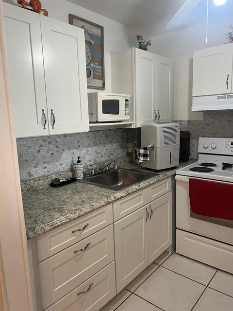 132 Berkshire F, West Palm Beach, FL MLS: R11093330