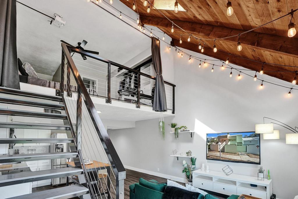 RACQUET CLUB OF DEER CREEK - Residential Lease