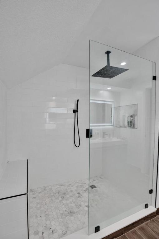 RACQUET CLUB OF DEER CREEK - Residential Lease