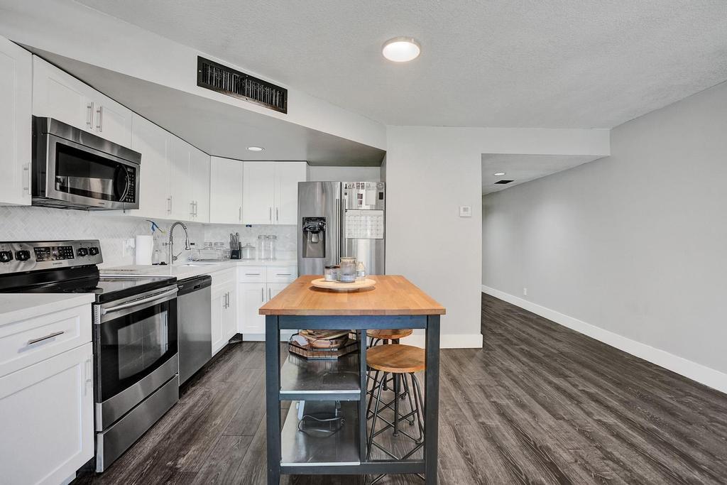 RACQUET CLUB OF DEER CREEK - Residential Lease