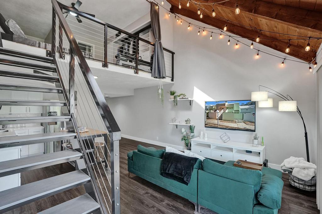 RACQUET CLUB OF DEER CREEK - Residential Lease