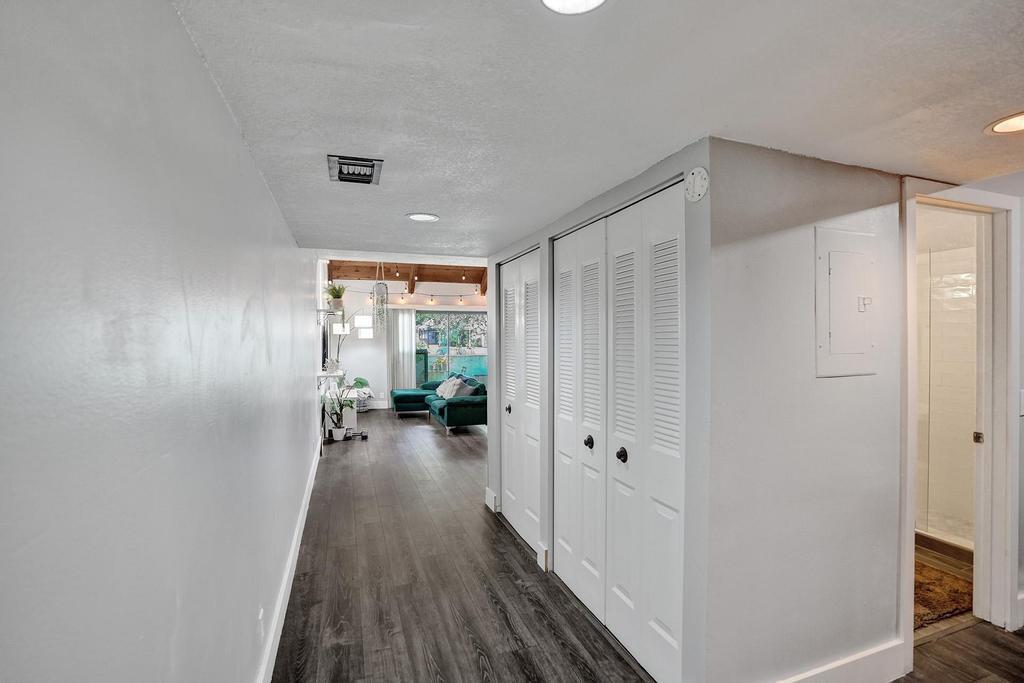 RACQUET CLUB OF DEER CREEK - Residential Lease