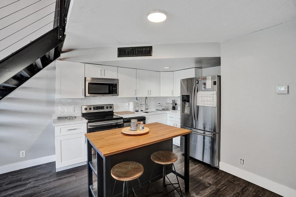 RACQUET CLUB OF DEER CREEK - Residential Lease