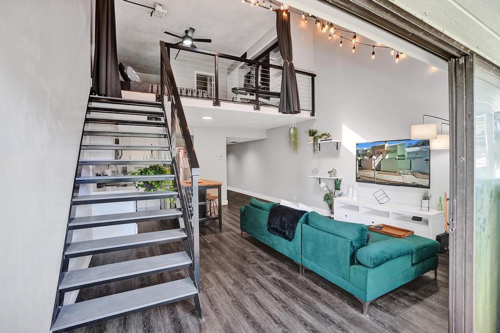 RACQUET CLUB OF DEER CREEK - Residential Lease