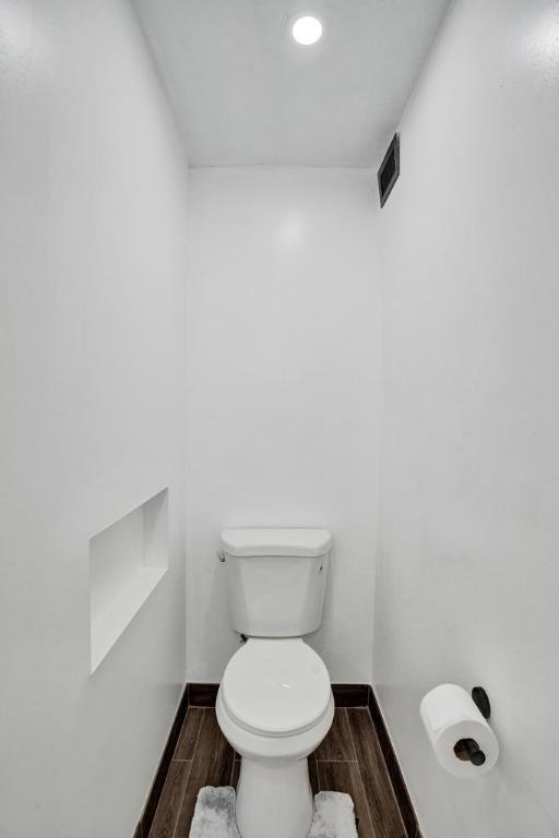 RACQUET CLUB OF DEER CREEK - Residential Lease