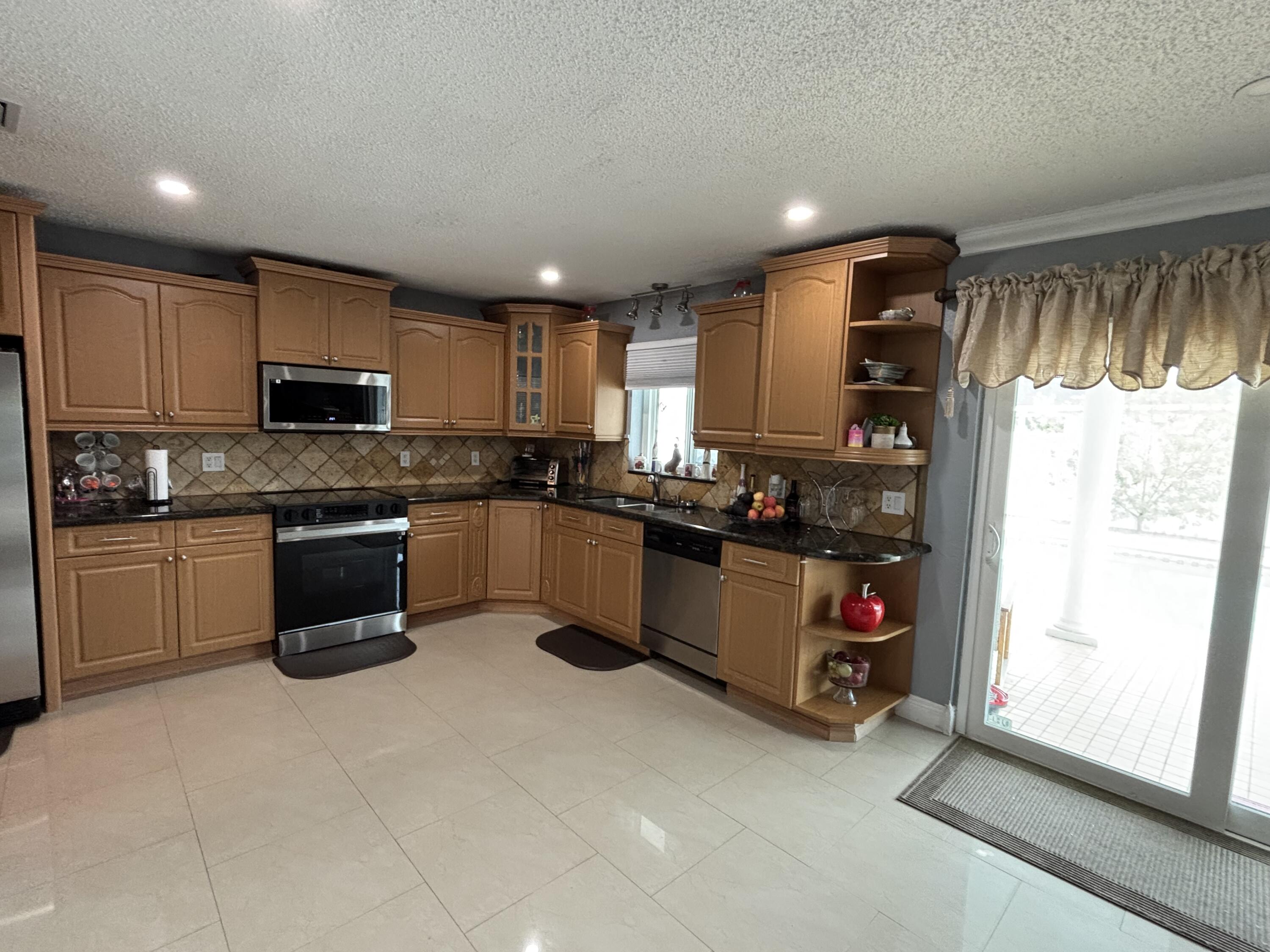 PALM BEACH COLONY SEC 2 - Residential