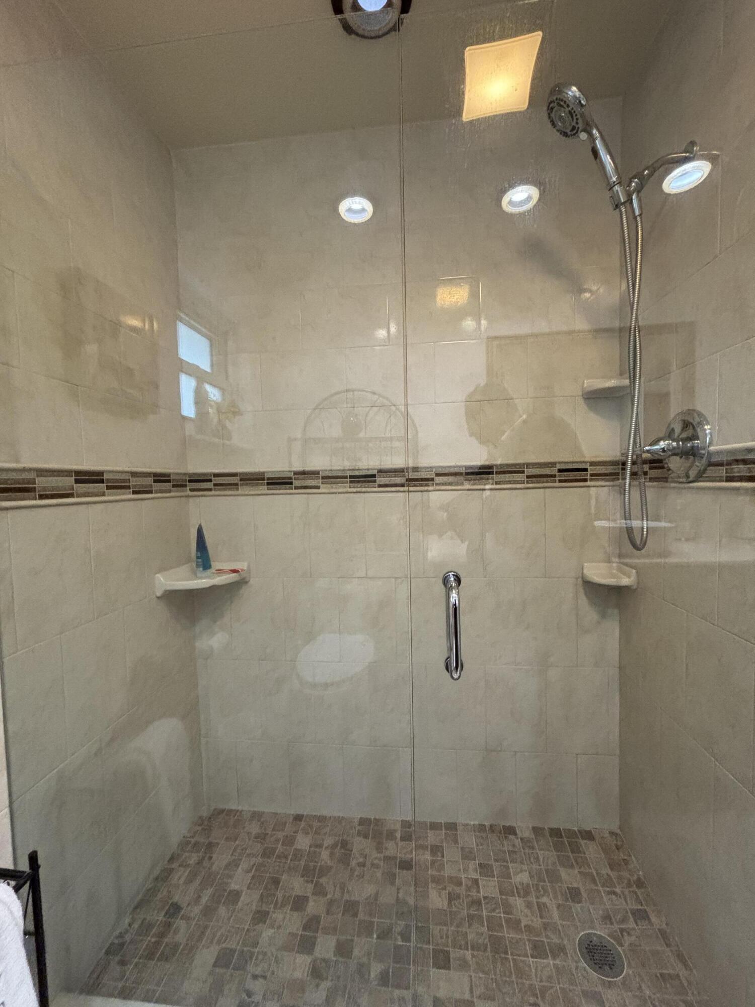 PALM BEACH COLONY SEC 2 - Residential