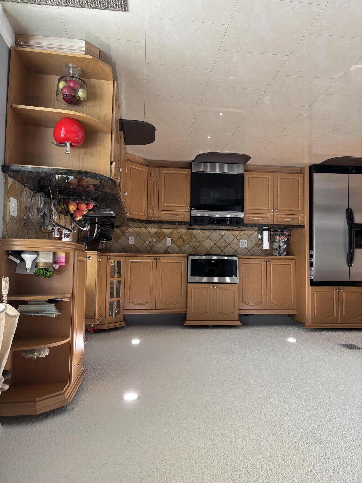 PALM BEACH COLONY SEC 2 - Residential