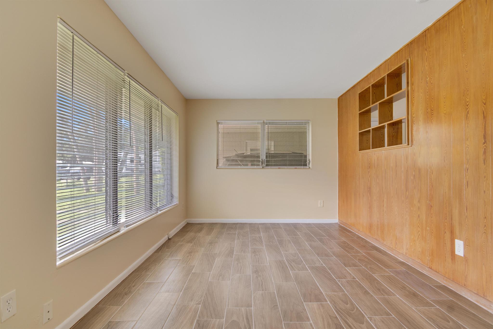 LAKEWOOD PARK UNIT 5 - Residential