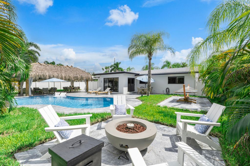 Photo of 4875 NE 18th Avenue, Oakland Park, FL 33334 (MLS # B26020894)