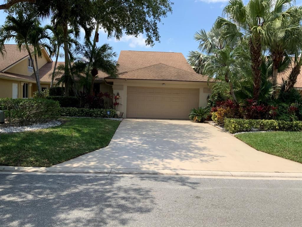 Photo of 122 Sand Pine Drive Dr, Jupiter, FL 33477 (MLS # R10709062)