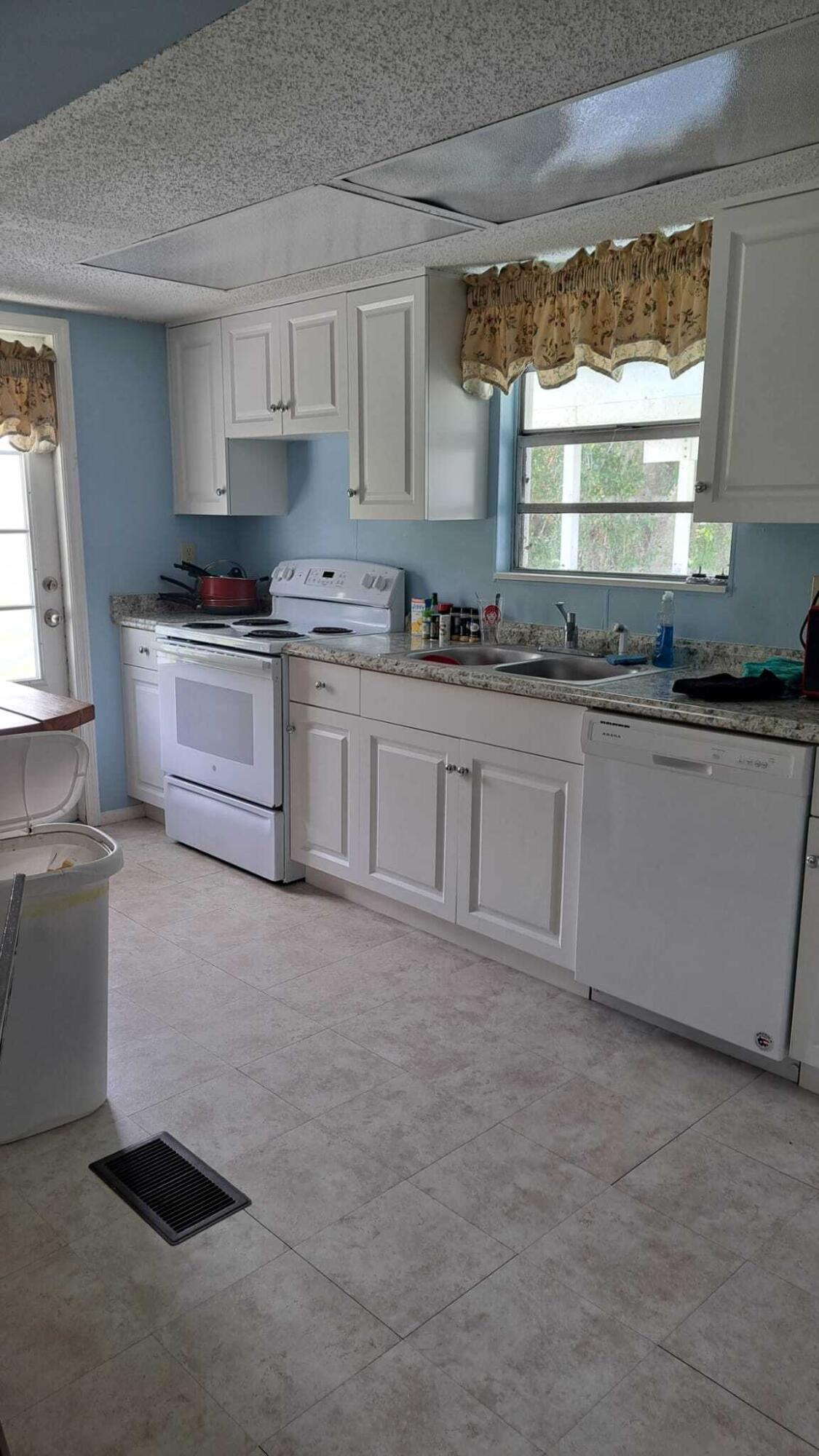 GREAT LAKE SUBDIVISION - Residential Lease