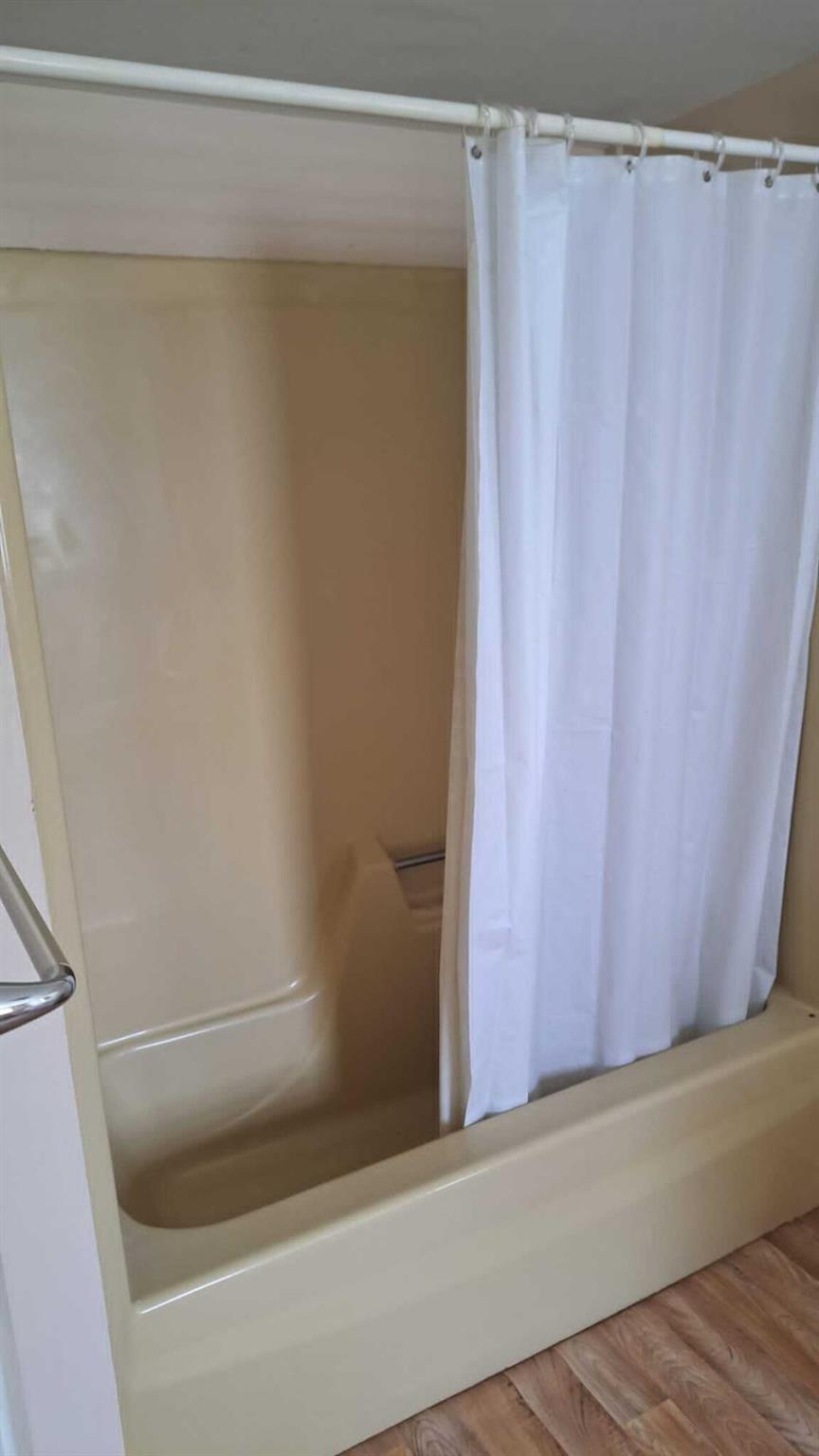 GREAT LAKE SUBDIVISION - Residential Lease