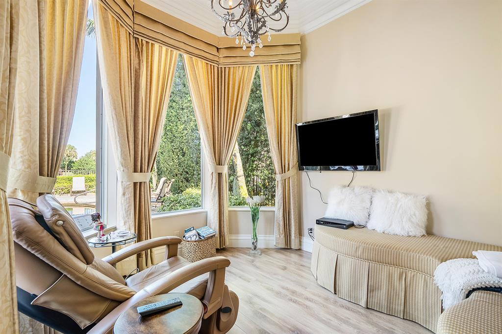 Mizner Country Club - Residential