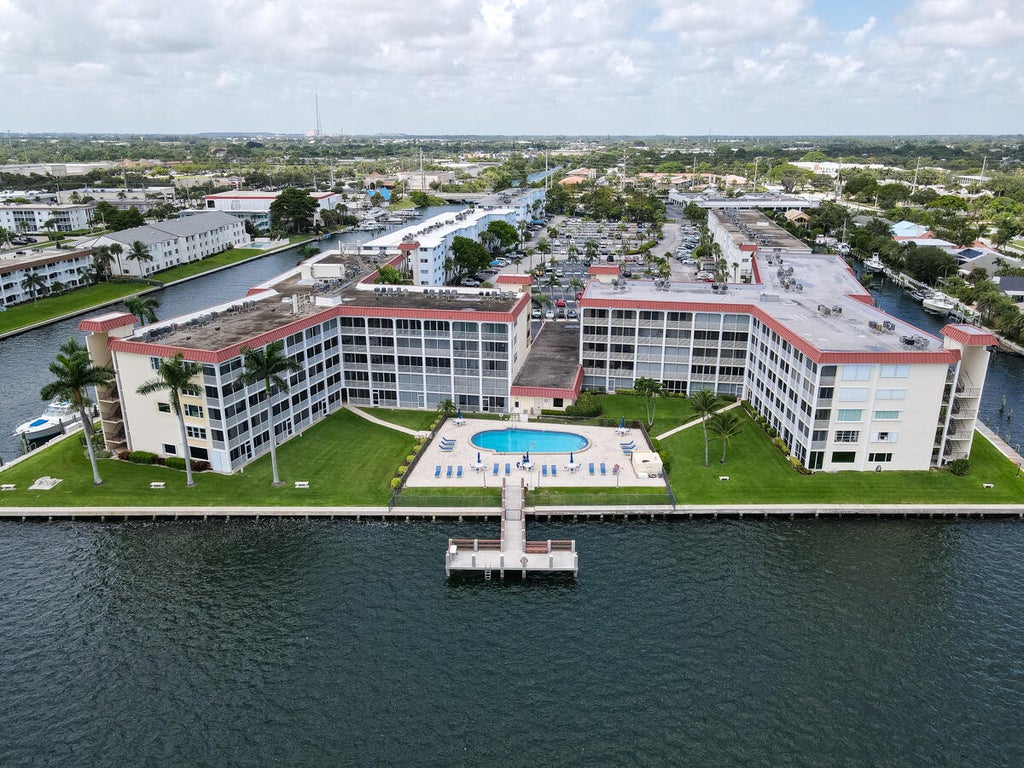 Photo of 105 Paradise Harbour Boulevard #406, North Palm Beach, FL 33408 (MLS # R11015381)