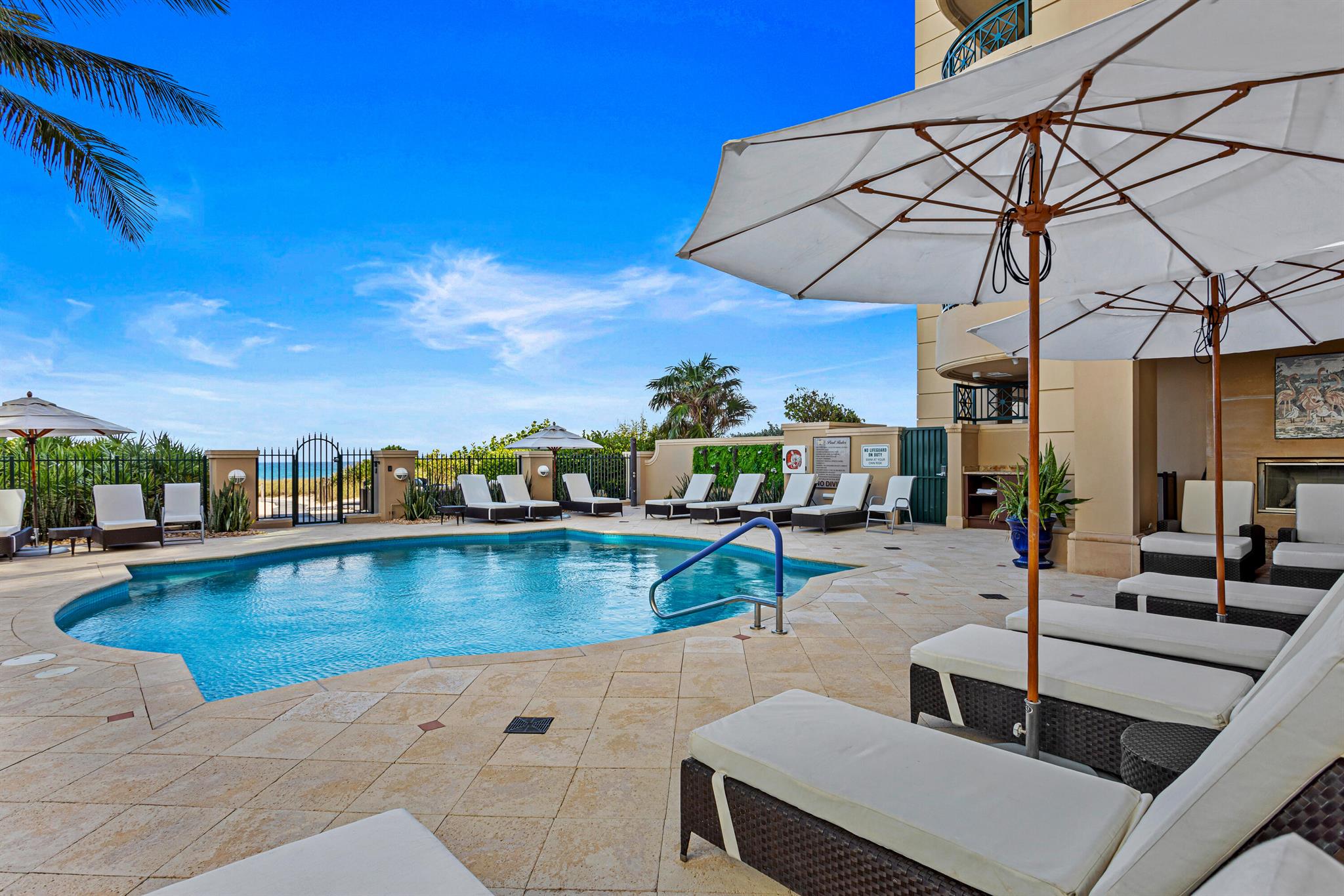 LUXURIA - Residential