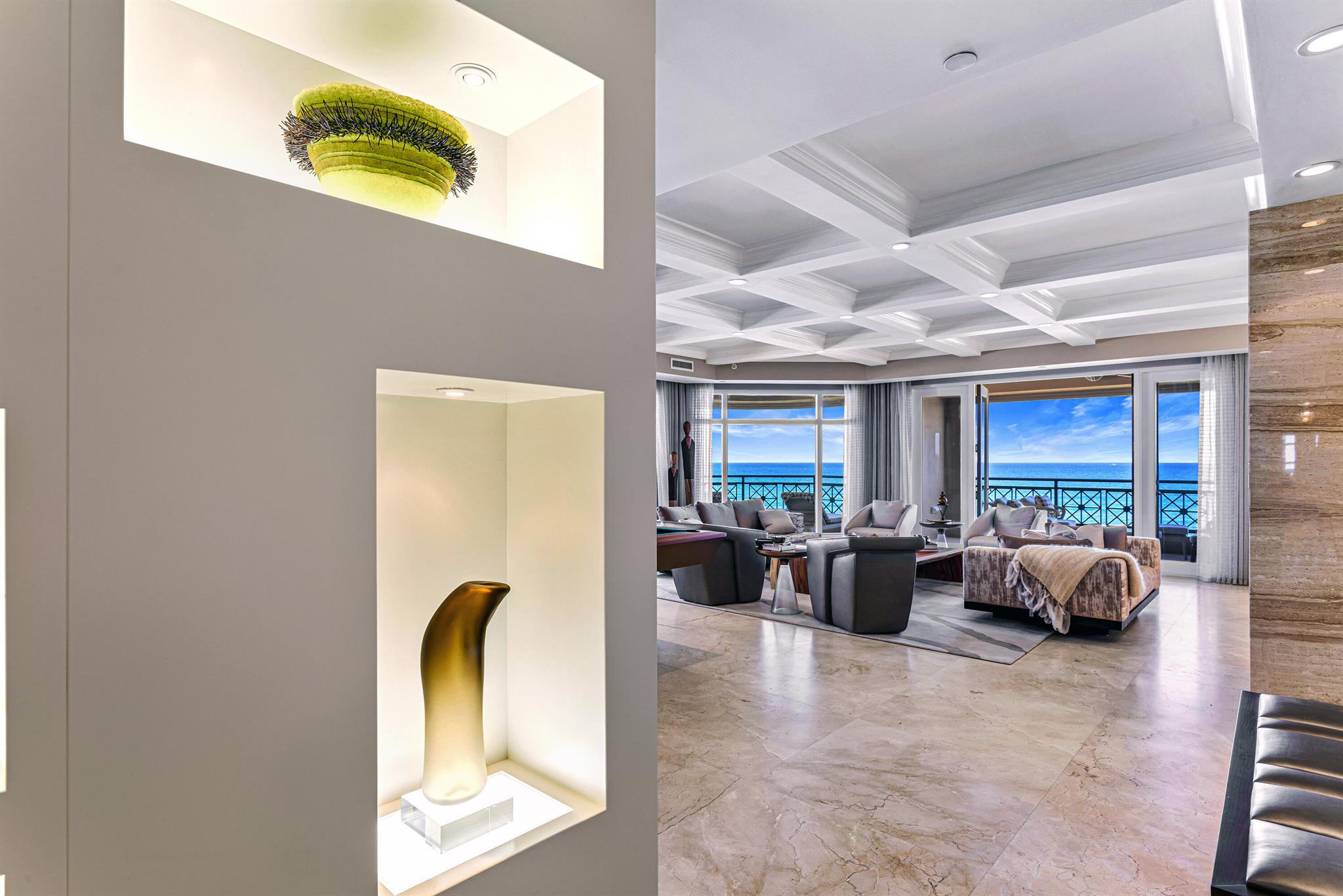 LUXURIA - Residential