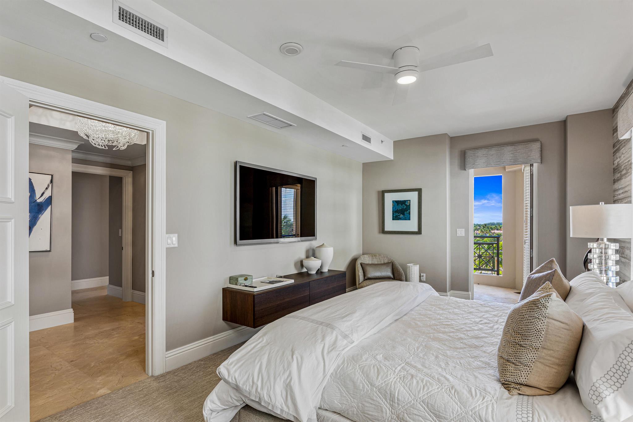 LUXURIA - Residential