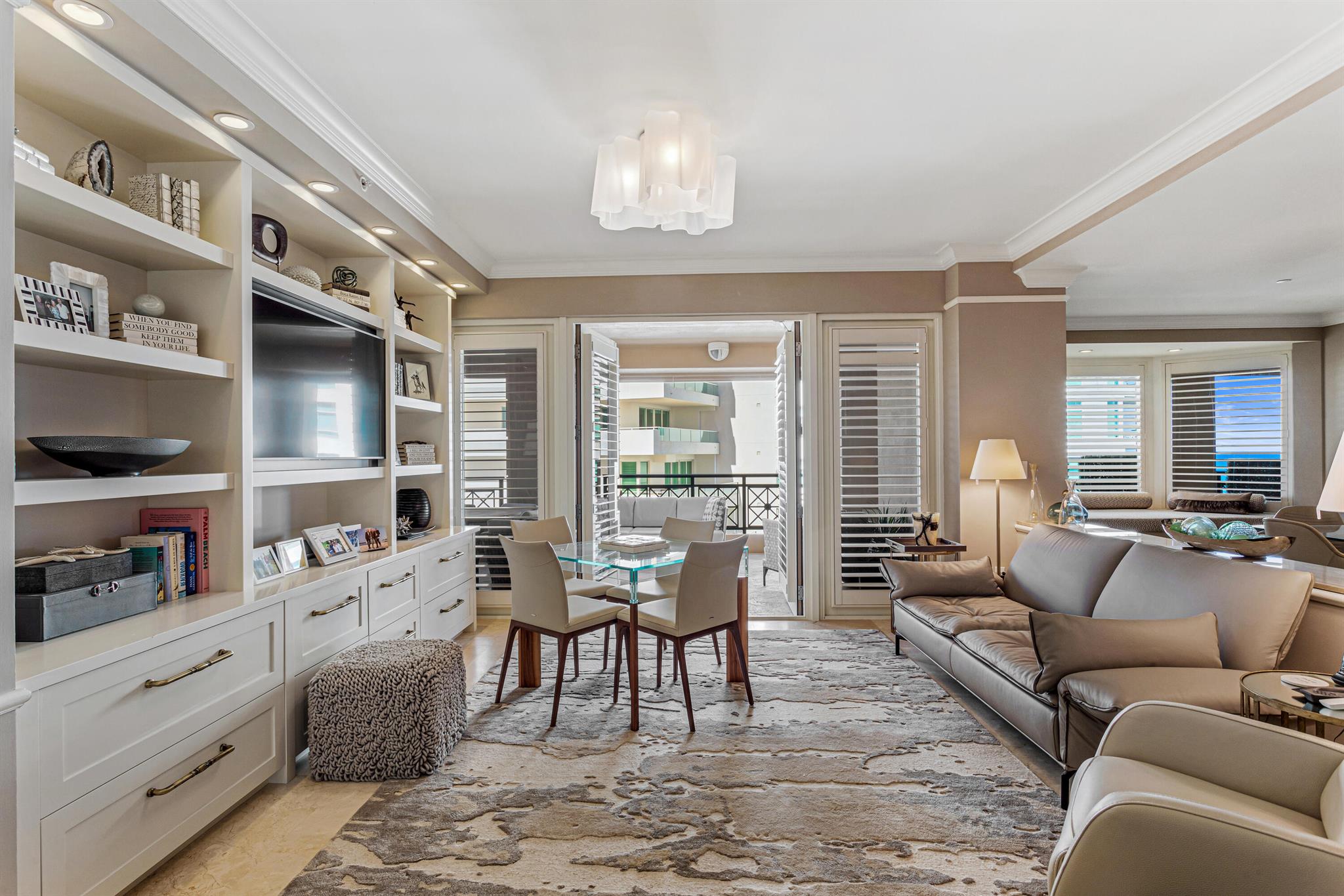 LUXURIA - Residential