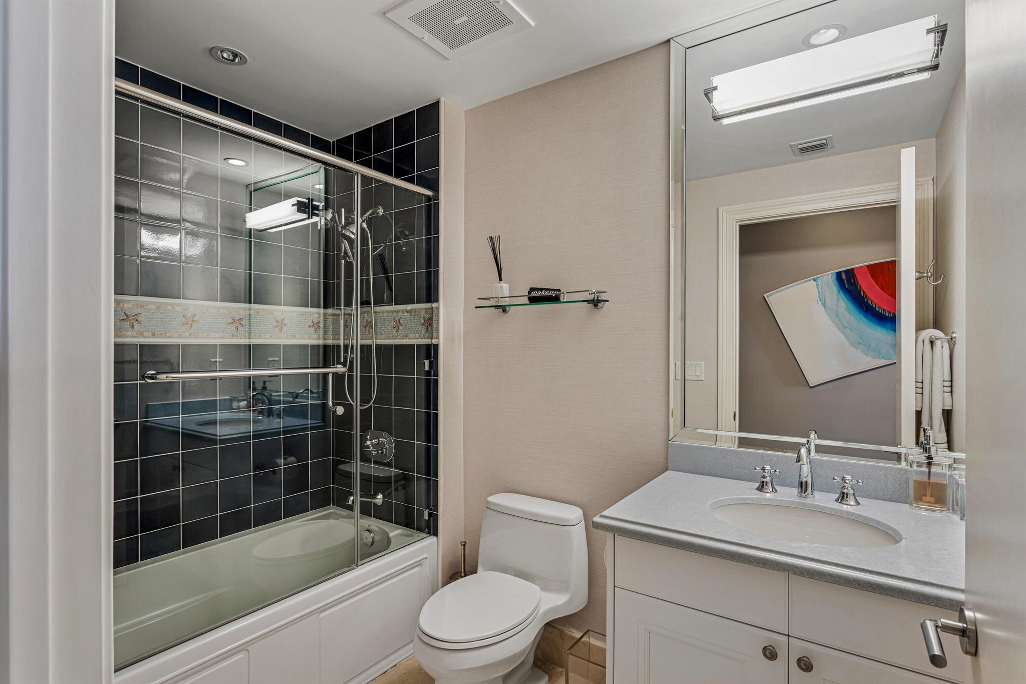 LUXURIA - Residential